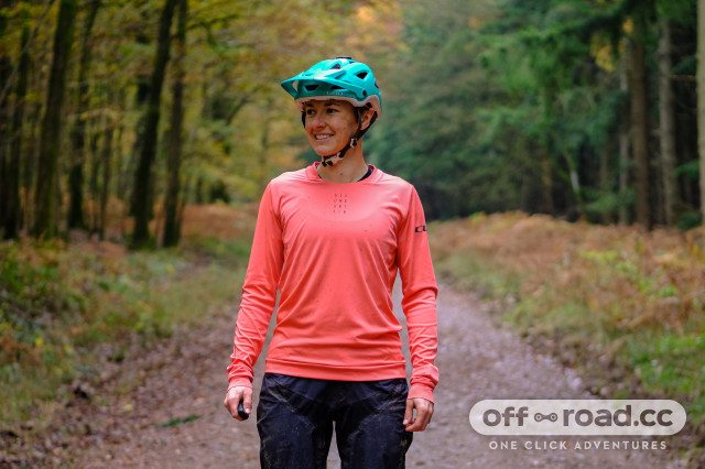 Womens mtb deals shirts